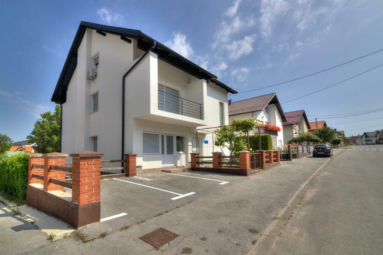 Apartamento House Smolcic Otočac Exterior foto