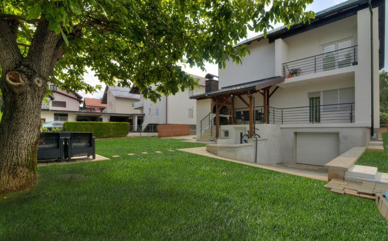 Apartamento House Smolcic Otočac Exterior foto